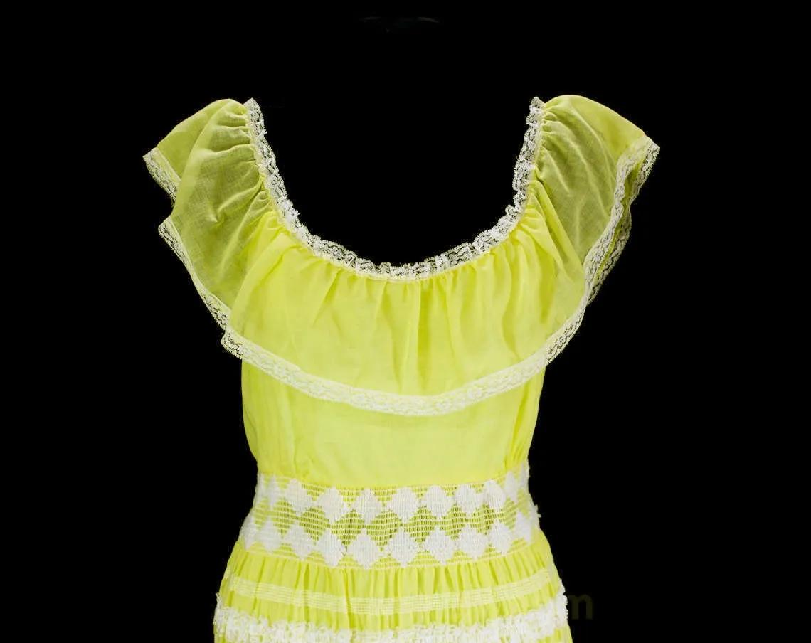 Size 12 Sun Dress - 70s Peasant Style Yellow Gauze & White Yarn - Bohemian Lace Ruffles - Boho 1970s Summer Maxi - Bust 38 - 46866