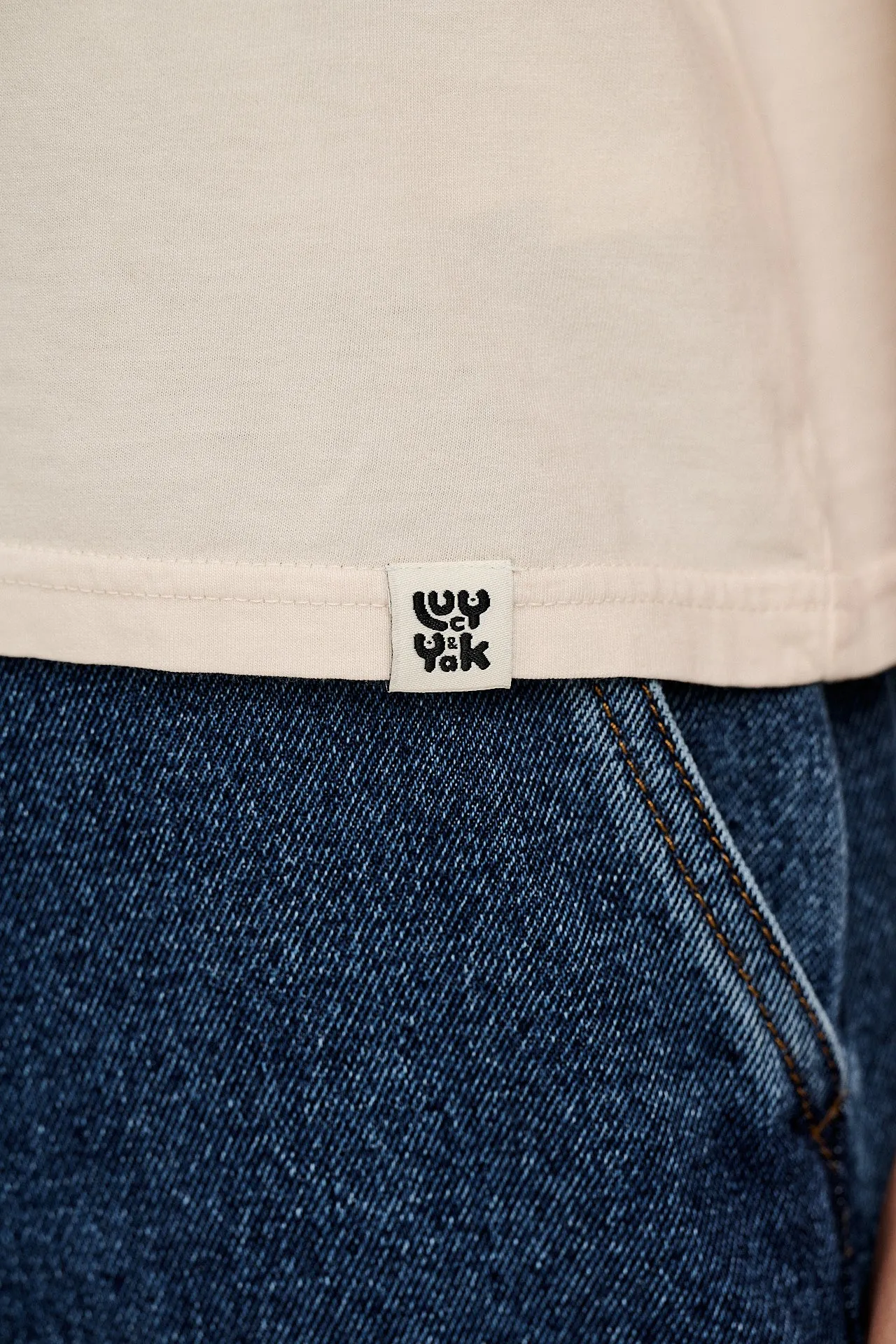 Zayla - Cropped Boxy Tee in Ecru